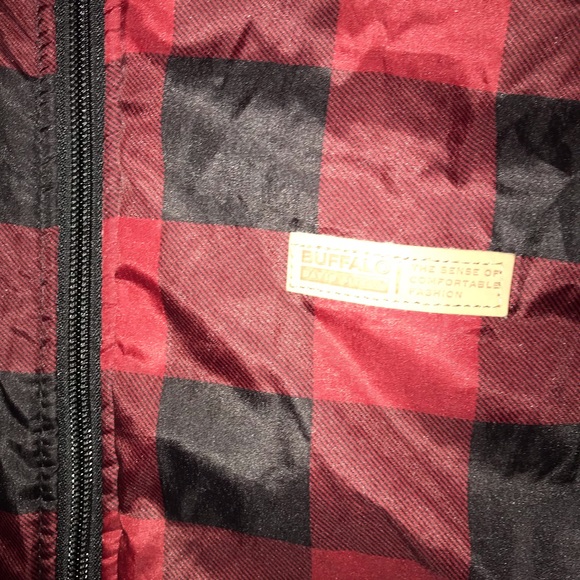 3/20$ Buffalo plaid youth Sherpa reversible vest 14-16 - Picture 3 of 6